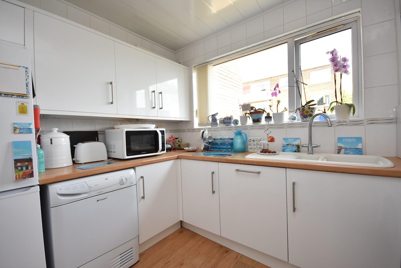 16 Albany Court, Beach Road, Penarth, CF64 1JU